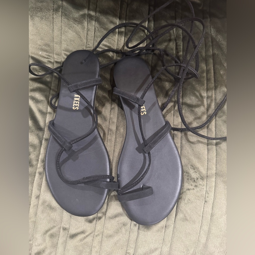 TKEES Black Minimalist Sandals